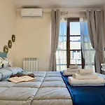 Daire Sabri's Modern In Tuscany Loro Ciuffenna